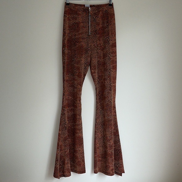 HER PONY | Monet bandeau and flares set in leopard print - Picture 10 of 11